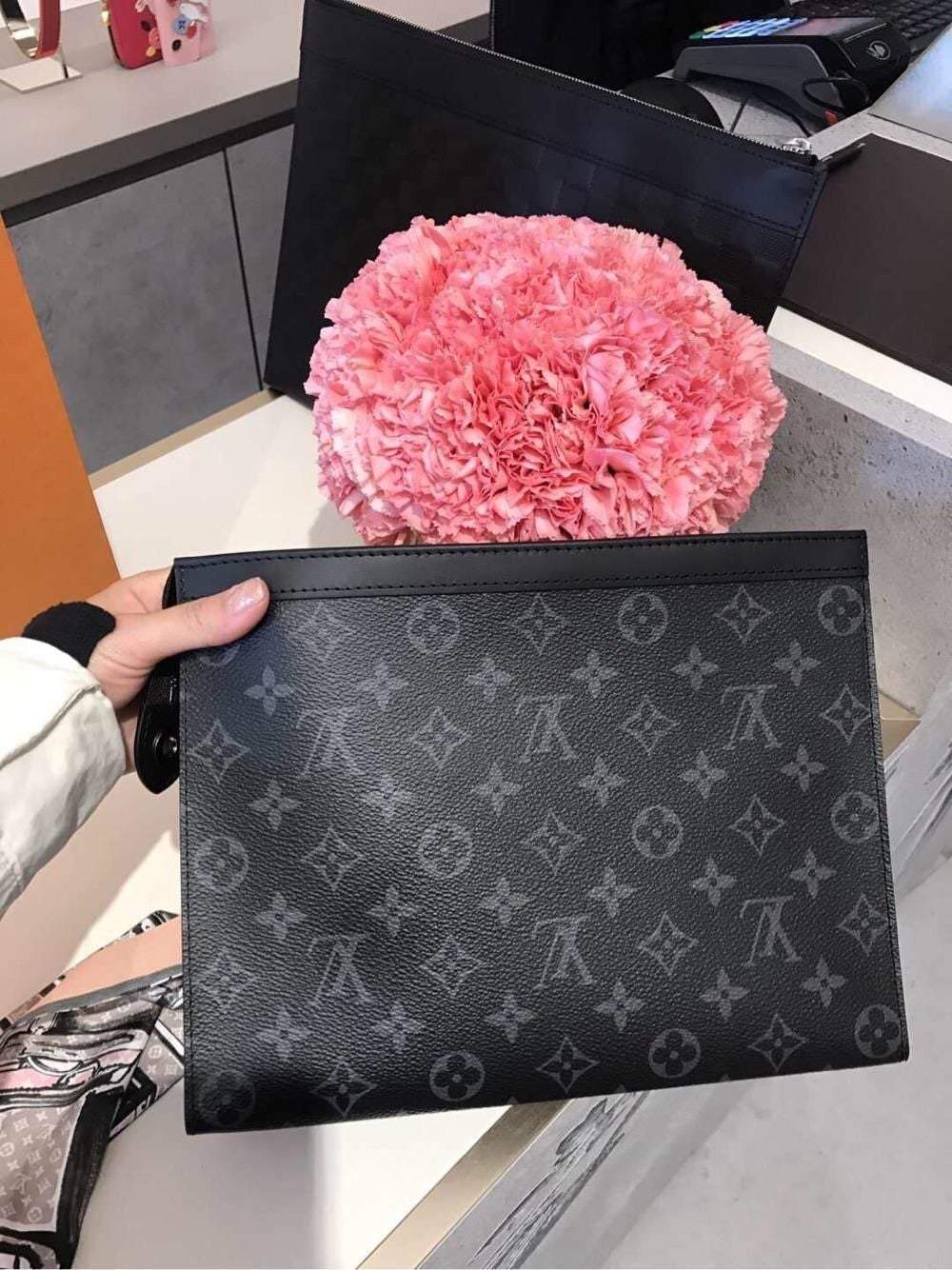 LV ルイヴィトンブラックオールドフラワーブラックチェッカーボードメンズハンドバッグ