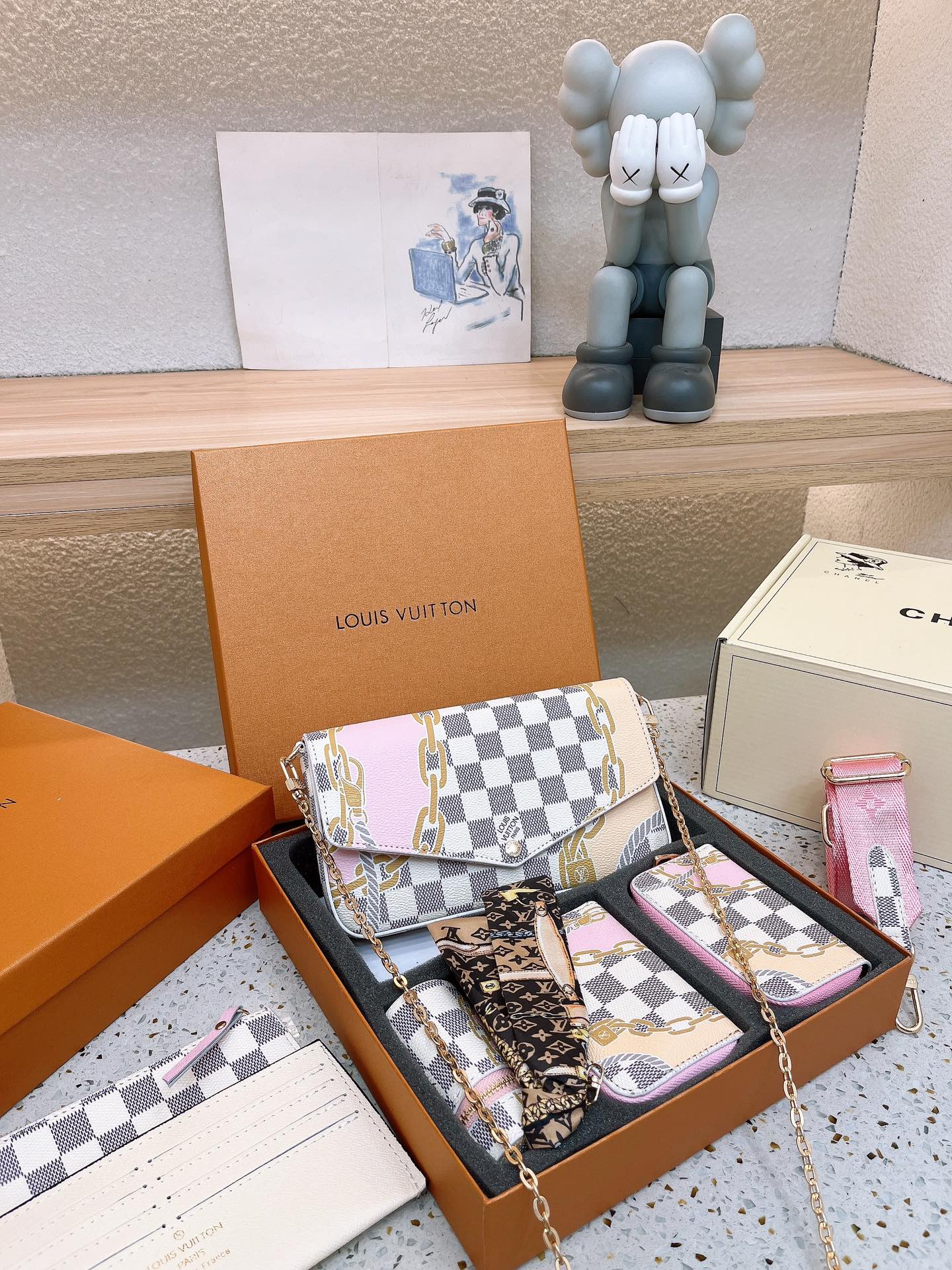 LV/ルイ・ヴィトン レディース ポシェット フェリシー 取り外し可能メタルチェーンバッグ