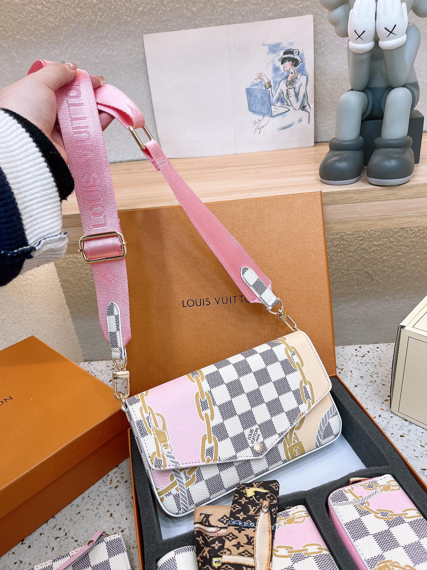 LV/ルイ・ヴィトン レディース ポシェット フェリシー 取り外し可能メタルチェーンバッグ
