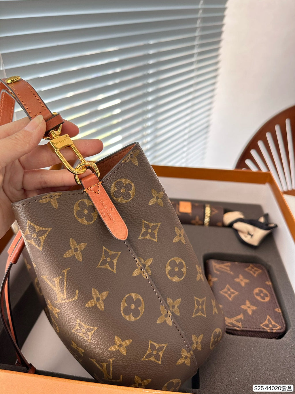 LV バケットボックスバッグ