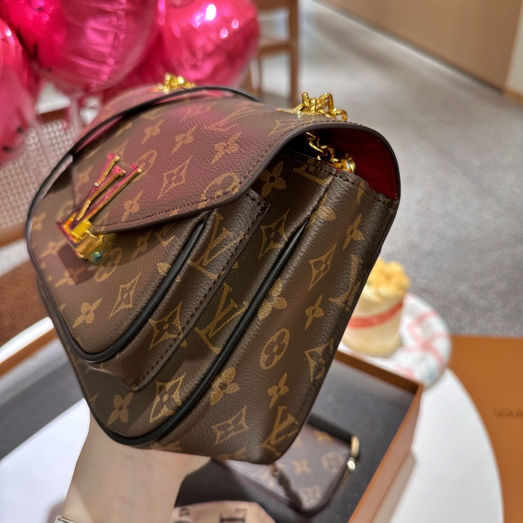 Lv Passy メッセンジャーバッグ