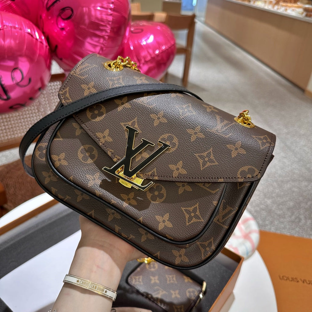 Lv Passy メッセンジャーバッグ