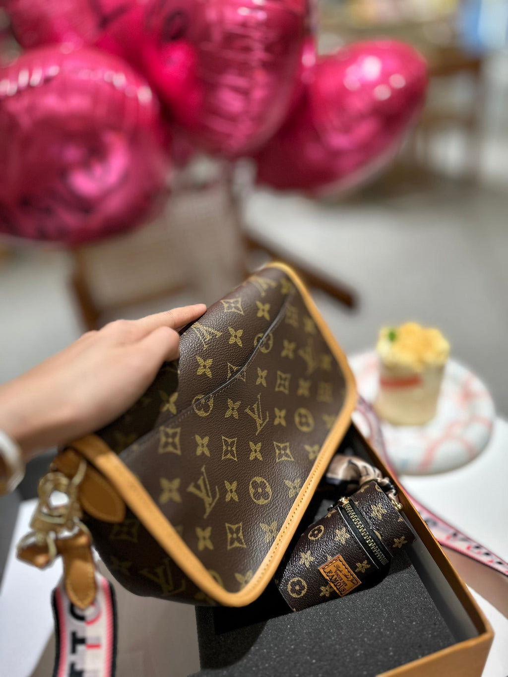 LV ダイアン フラップ ハンドバッグ