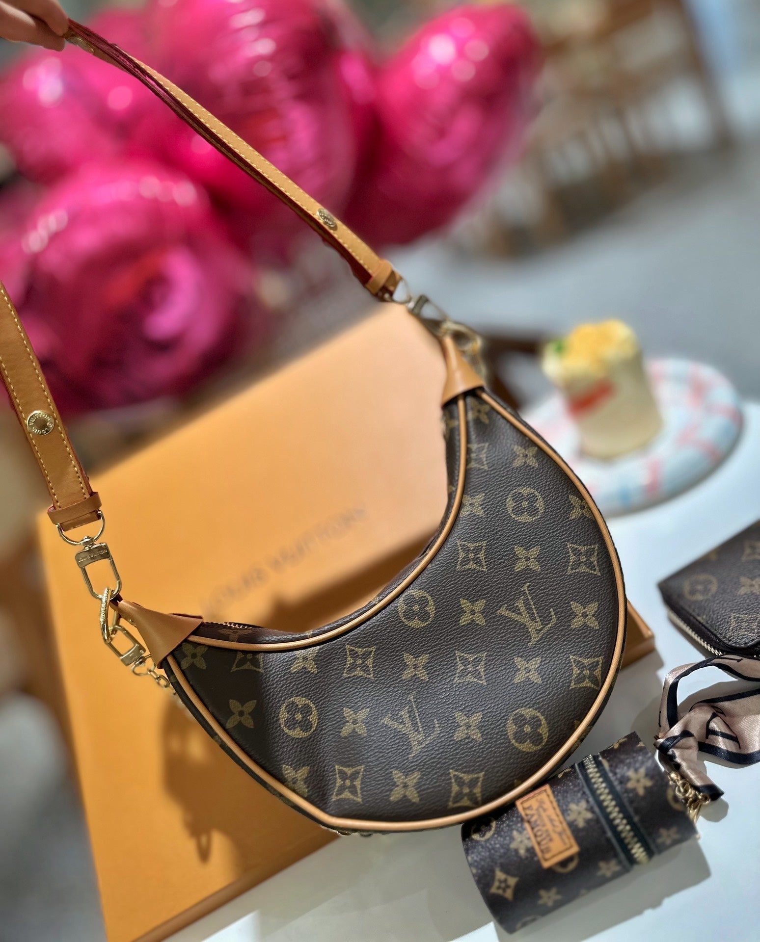 Iv Vitage の新しい中古ピーバッグ Lv marel 中古バッグです