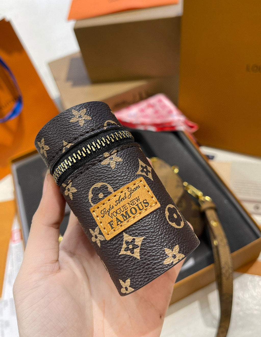 Iv Vitage の新しい中古ピーバッグ Lv marel 中古バッグです