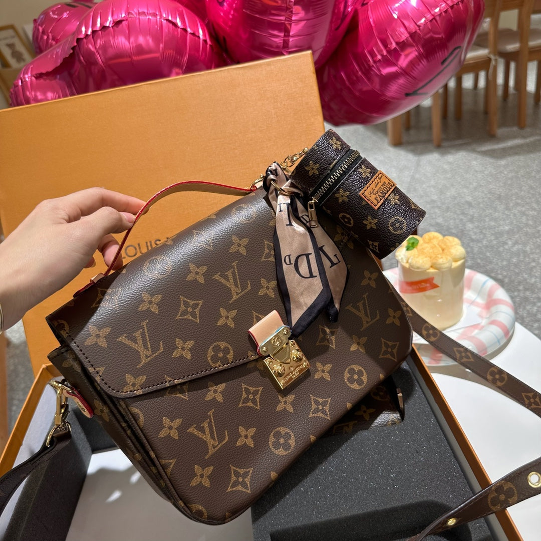 LVメッセンジャーバッグ➕口紅バッグペンダント➕財布