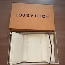 【新作】Louis Vuitton ポルトフォイユ・ヴィクトリーヌ