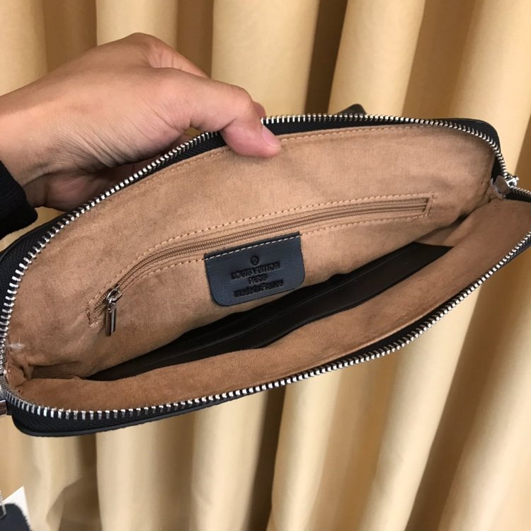 LOUIS VUITTON（ルイヴィトン）クラッチバッグ 28x19x3cm