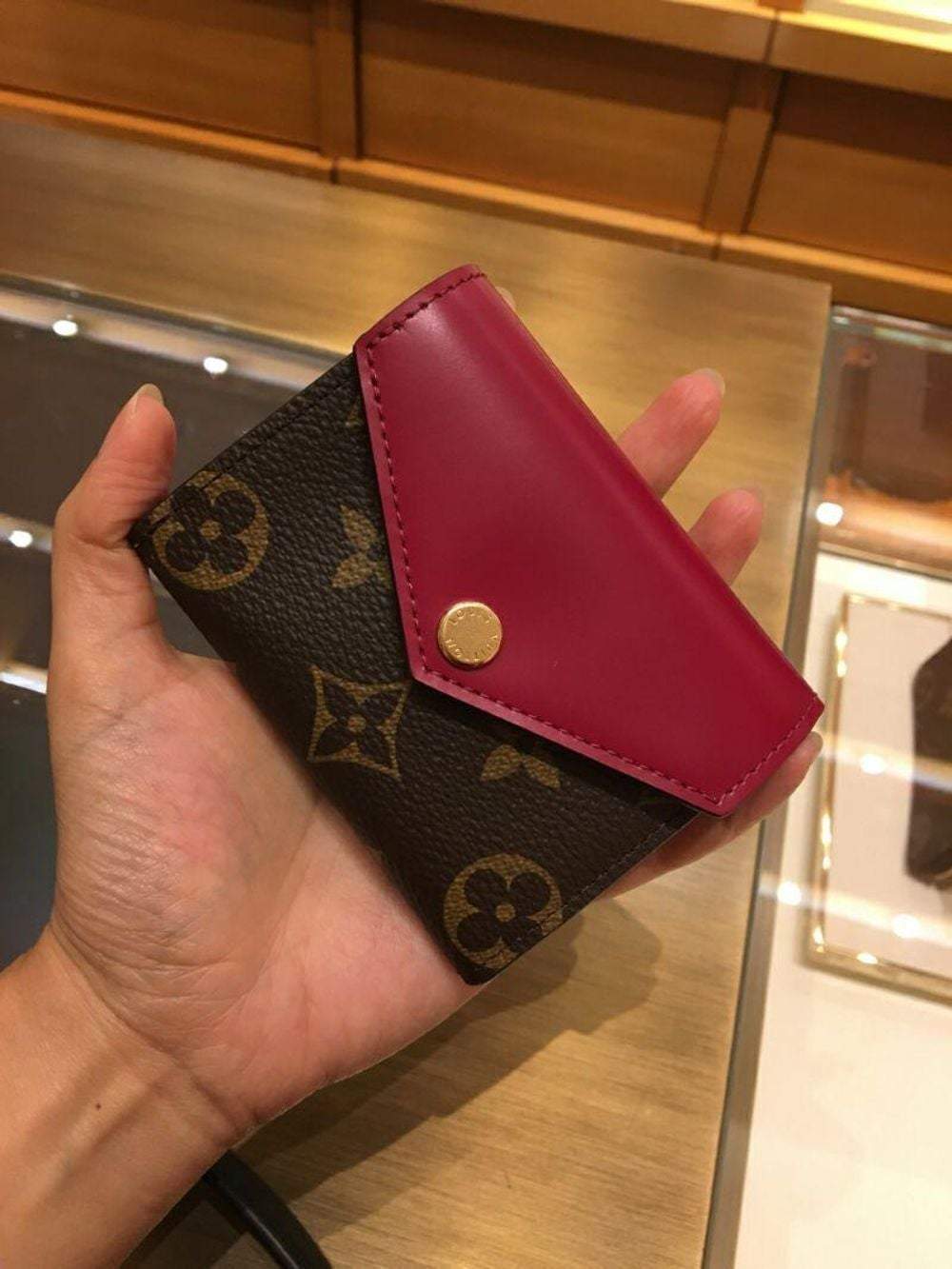 LV（ルイヴィトン）ポルトフォイユ・ゾエ