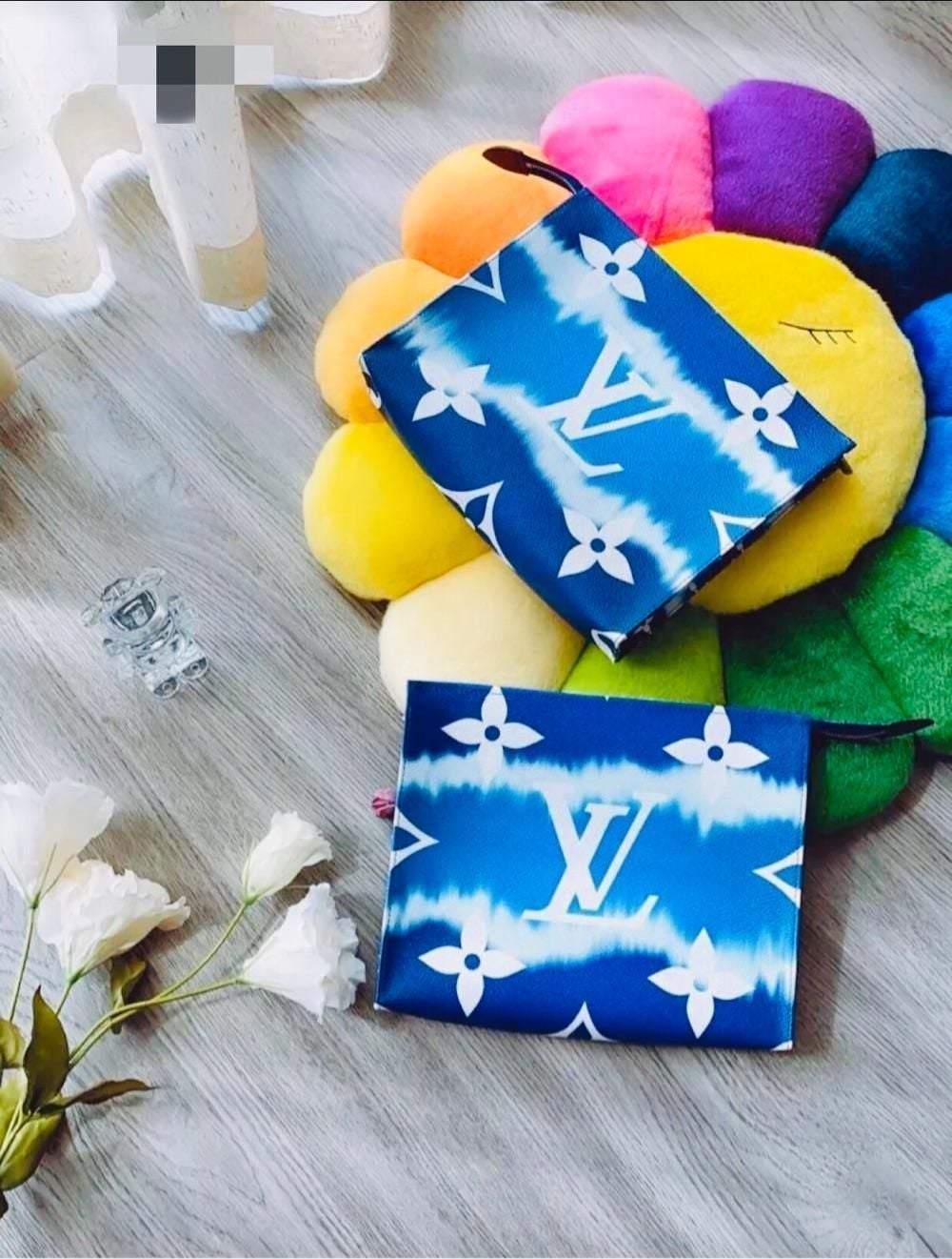 LV（ルイヴィトン）ESCALE 26ウォッシュバッグ