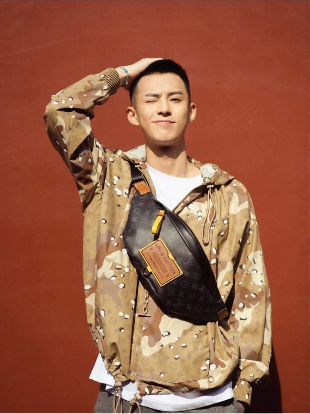 LV（ルイヴィトン）ディスカバリー・バムバッグ
