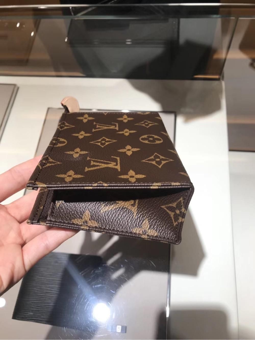 LV（ルイヴィトン） クラシックスタイル爆発スタイルウォッシュバッグ、ハンドバッグ15/19/26老眼男性と女性の同じスタイル