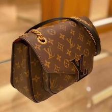 LV（ルイヴィトン）PASSYチェーンバッグ